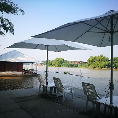 River Marina Resort Uthai Thani Extérieur photo