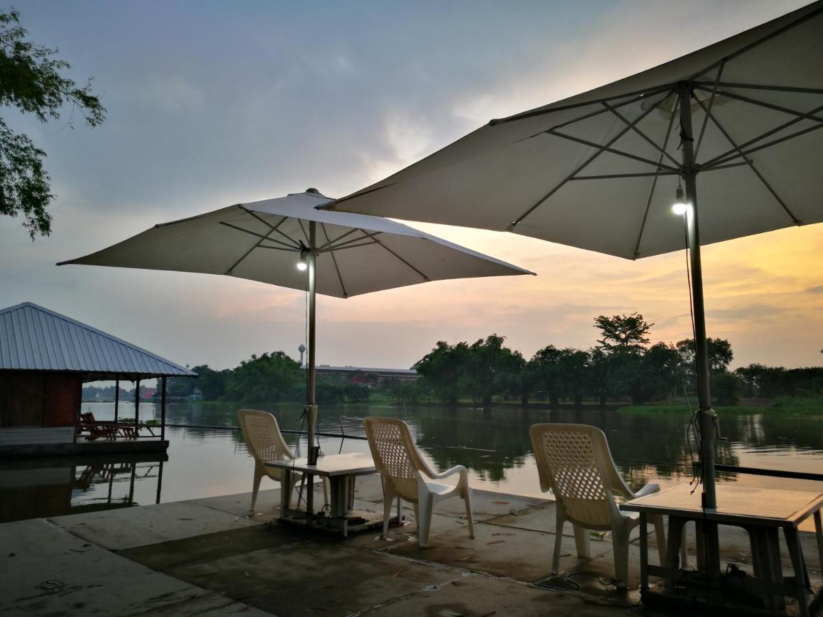 River Marina Resort Uthai Thani Extérieur photo