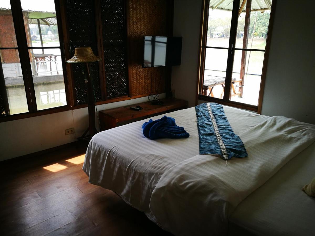 River Marina Resort Uthai Thani Extérieur photo