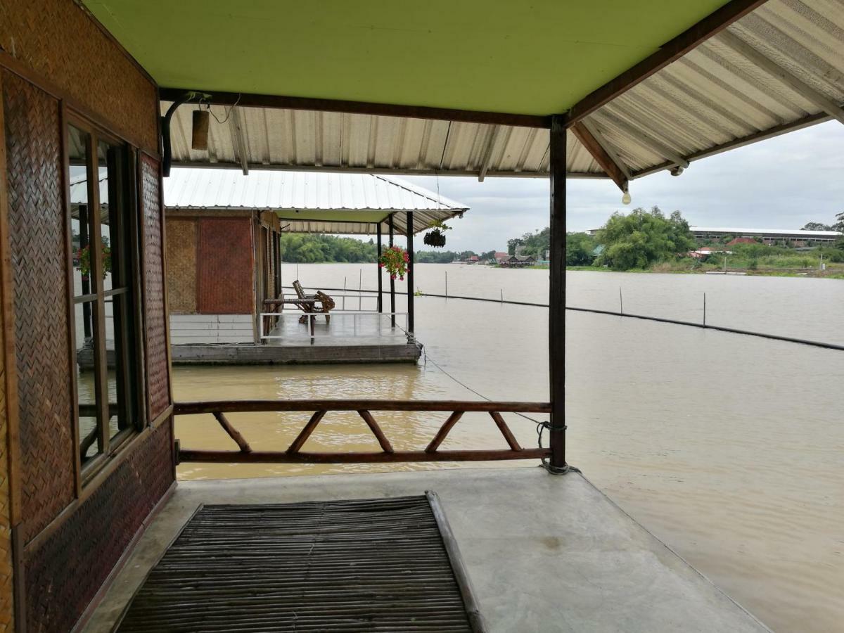 River Marina Resort Uthai Thani Extérieur photo