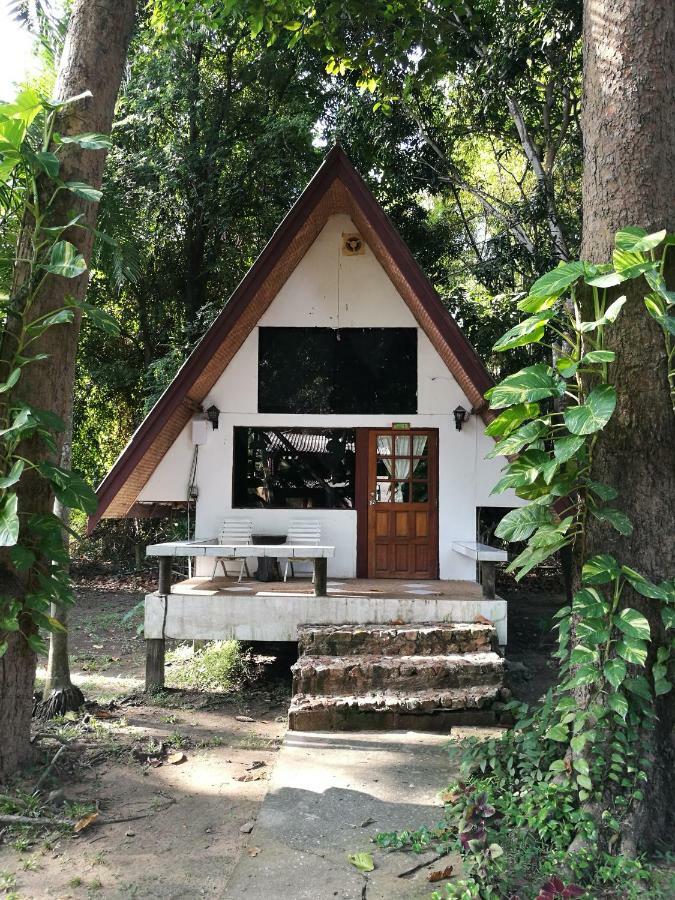 River Marina Resort Uthai Thani Extérieur photo